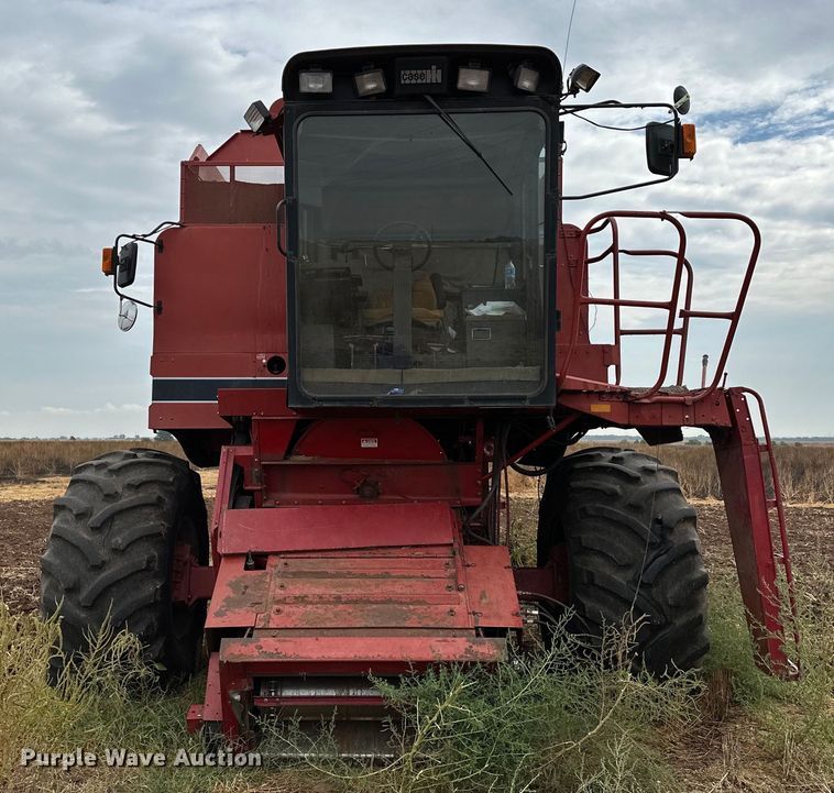 image for item OG9230 1987 Case 1680  combine