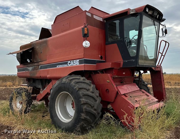 image for item OG9230 1987 Case 1680  combine