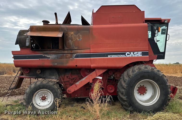 image for item OG9230 1987 Case 1680  combine