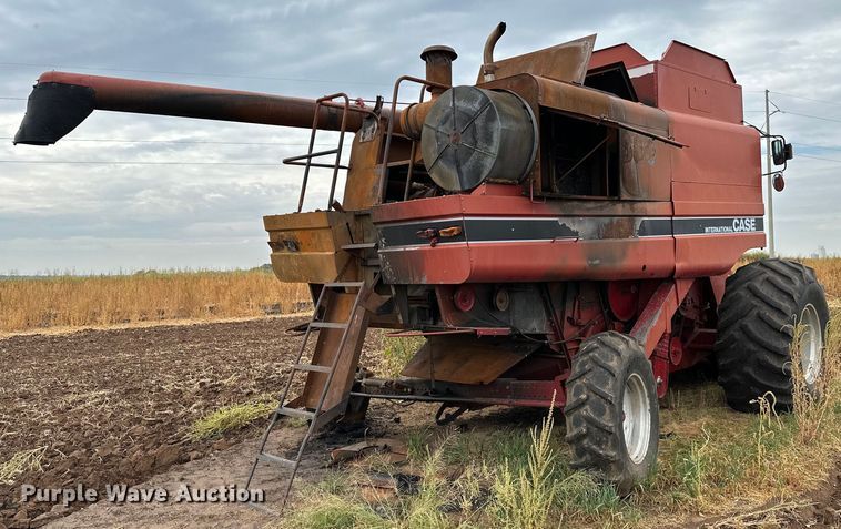 image for item OG9230 1987 Case 1680  combine