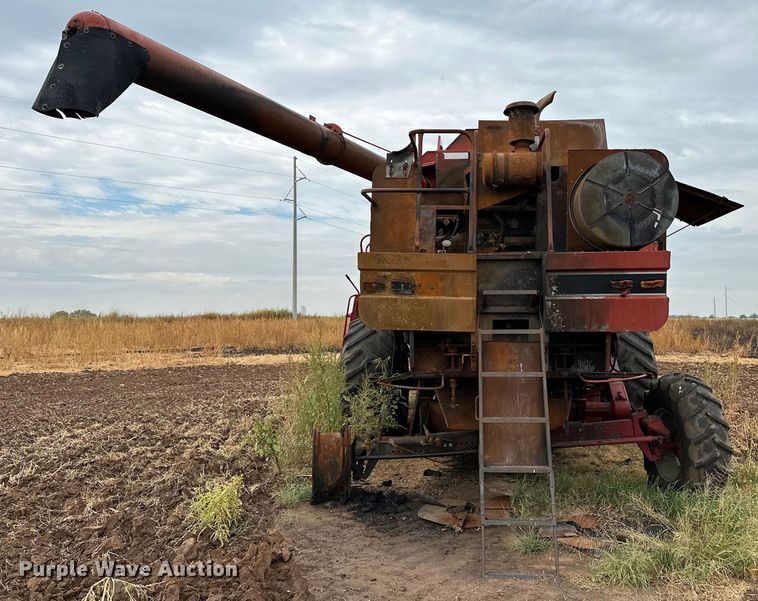 image for item OG9230 1987 Case 1680  combine