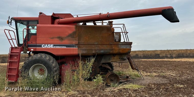 image for item OG9230 1987 Case 1680  combine