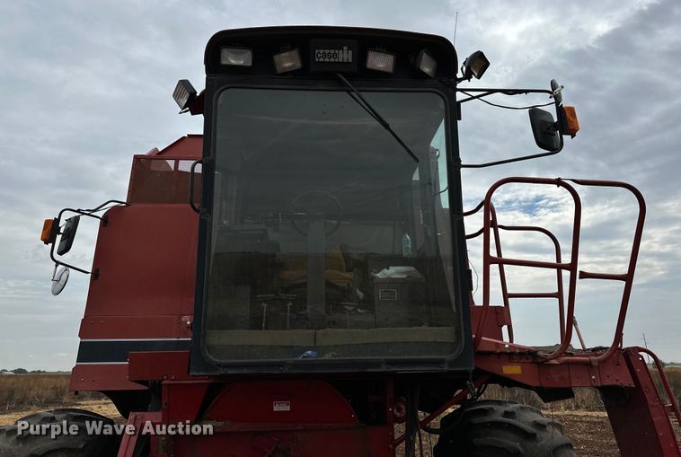 image for item OG9230 1987 Case 1680  combine