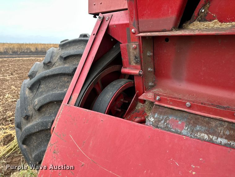 image for item OG9230 1987 Case 1680  combine