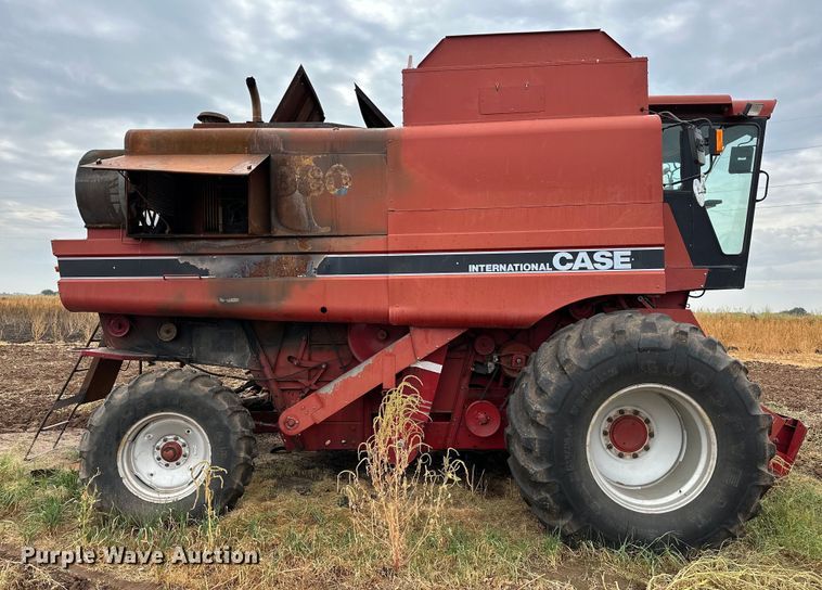 image for item OG9230 1987 Case 1680  combine