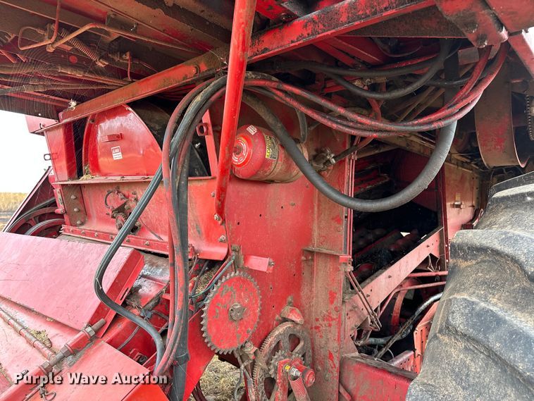 image for item OG9230 1987 Case 1680  combine
