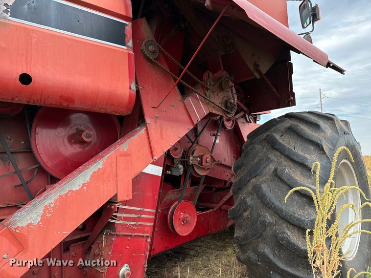 image for item OG9230 1987 Case 1680  combine