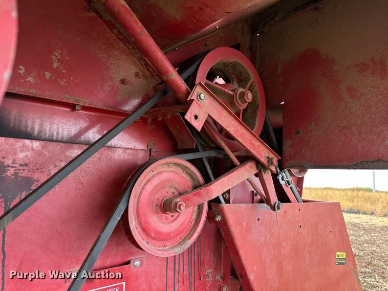 image for item OG9230 1987 Case 1680  combine