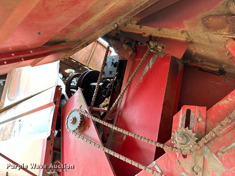 image for item OG9230 1987 Case 1680  combine