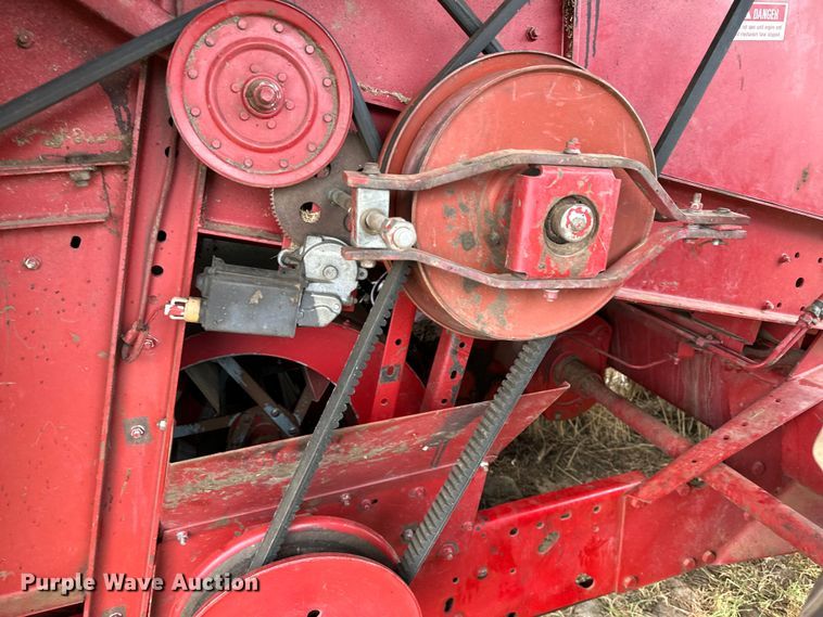 image for item OG9230 1987 Case 1680  combine