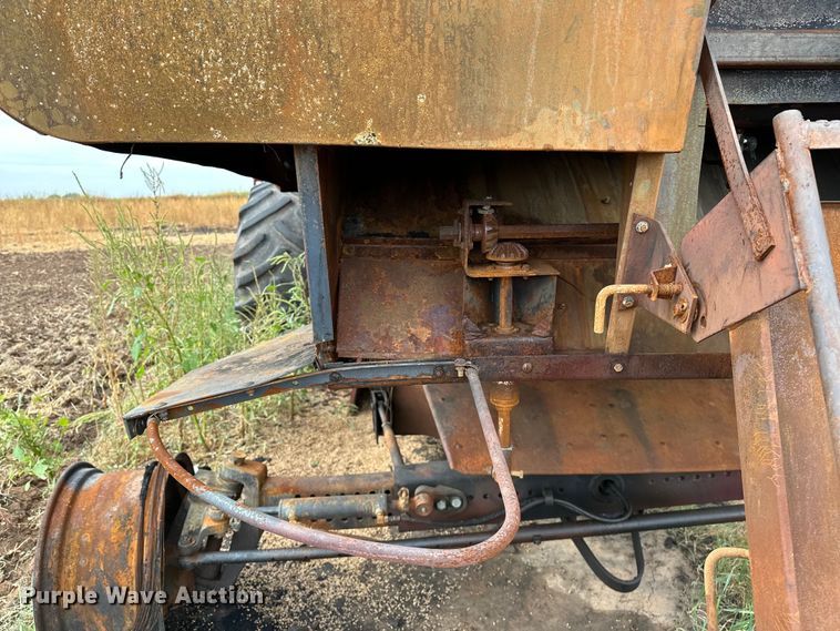 image for item OG9230 1987 Case 1680  combine