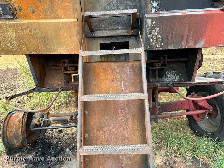 image for item OG9230 1987 Case 1680  combine