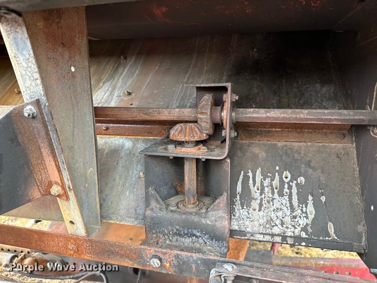 image for item OG9230 1987 Case 1680  combine