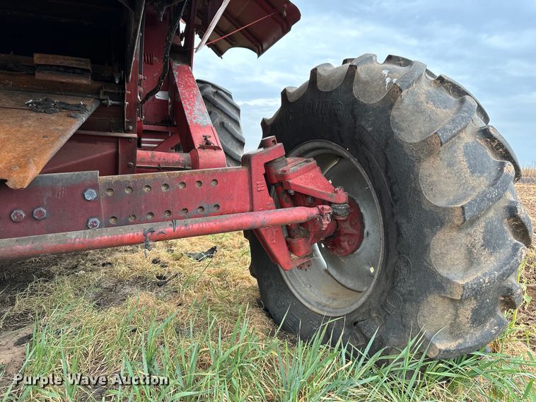 image for item OG9230 1987 Case 1680  combine