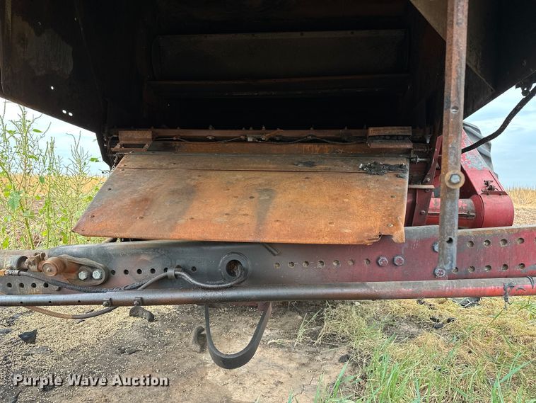 image for item OG9230 1987 Case 1680  combine