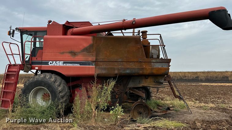 image for item OG9230 1987 Case 1680  combine