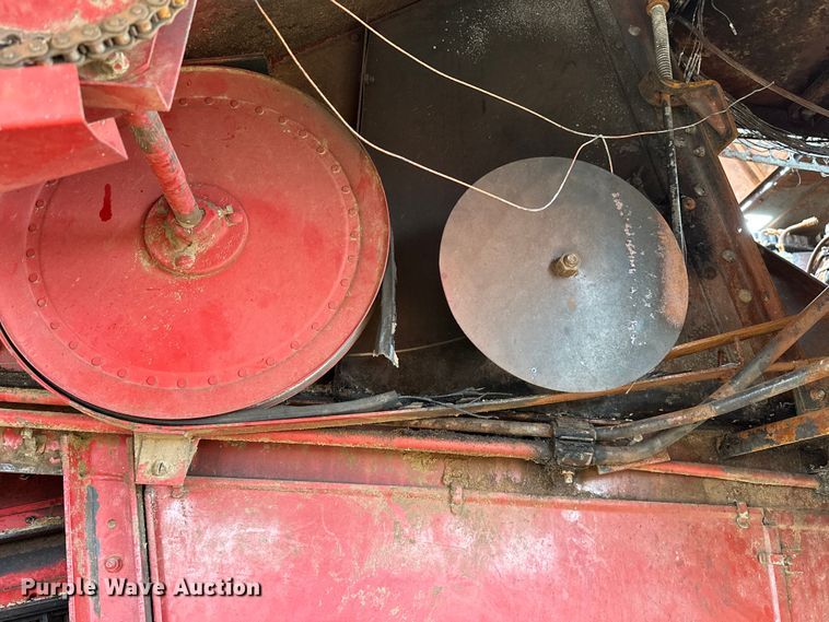 image for item OG9230 1987 Case 1680  combine