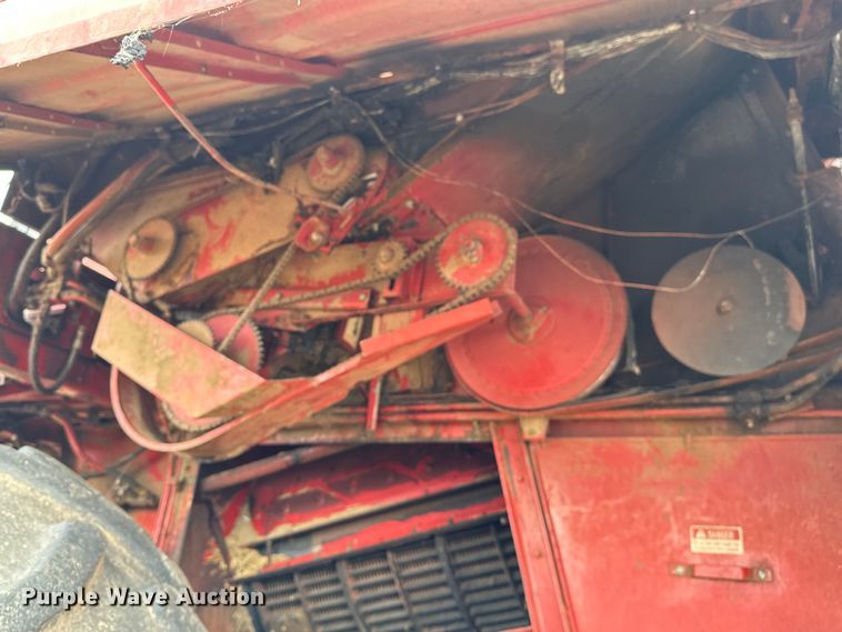 image for item OG9230 1987 Case 1680  combine