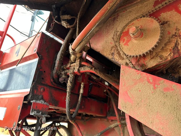 image for item OG9230 1987 Case 1680  combine