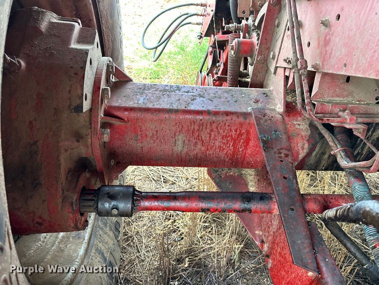 image for item OG9230 1987 Case 1680  combine