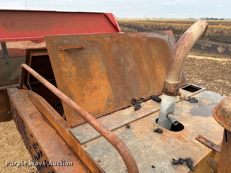 image for item OG9230 1987 Case 1680  combine