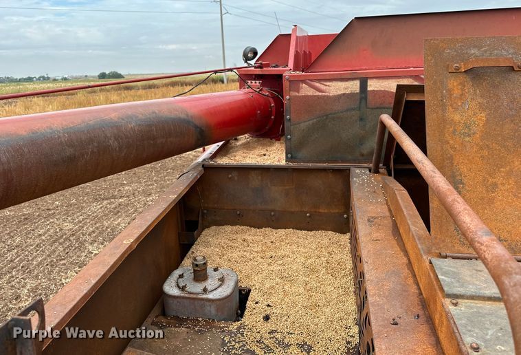 image for item OG9230 1987 Case 1680  combine