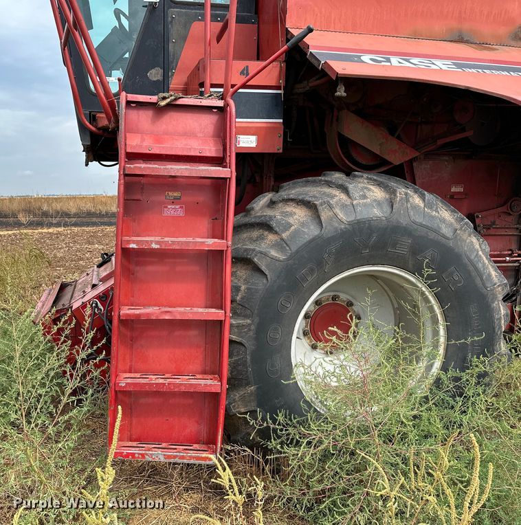 image for item OG9230 1987 Case 1680  combine