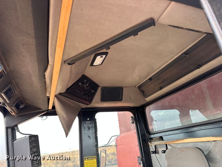 image for item OG9230 1987 Case 1680  combine