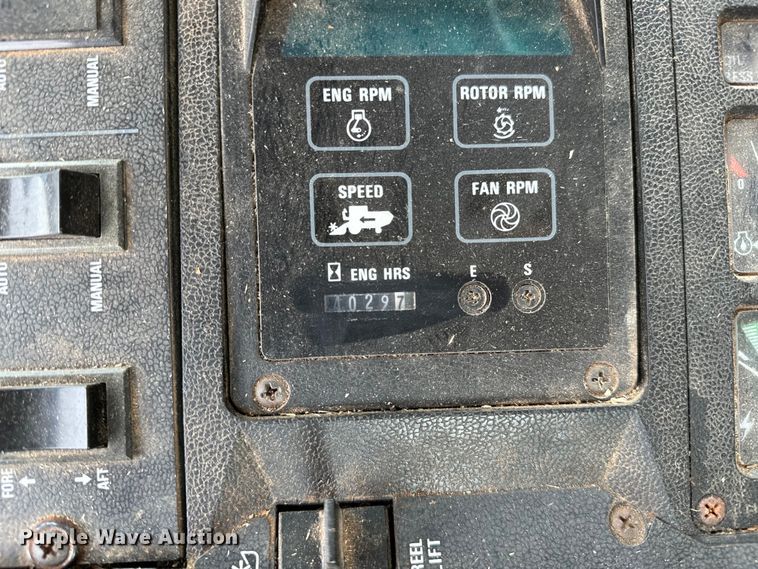 image for item OG9230 1987 Case 1680  combine