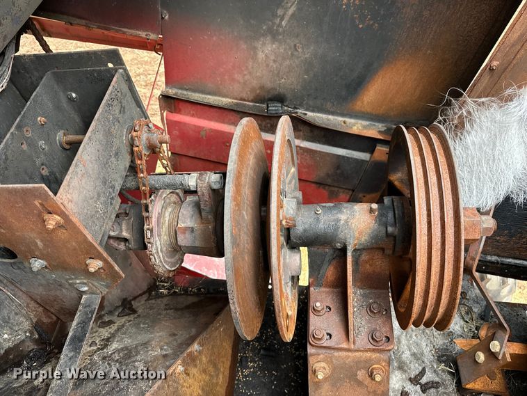 image for item OG9230 1987 Case 1680  combine