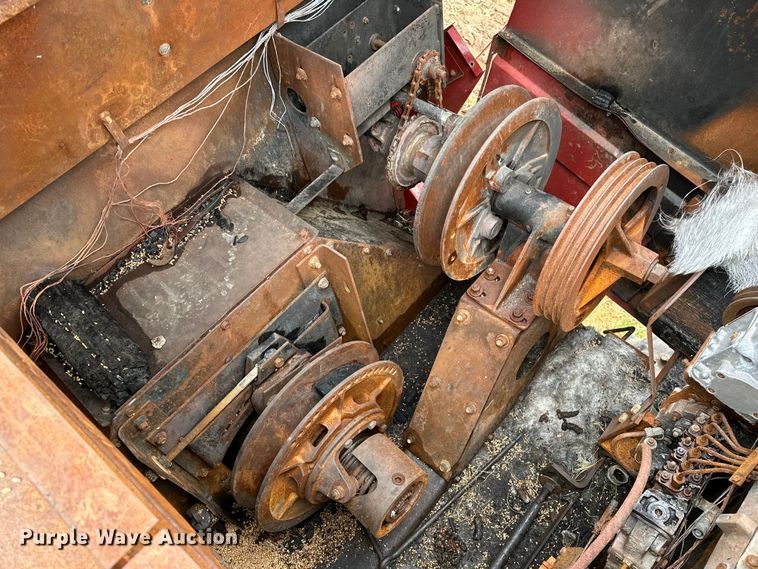 image for item OG9230 1987 Case 1680  combine