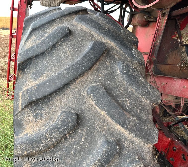 image for item OG9230 1987 Case 1680  combine