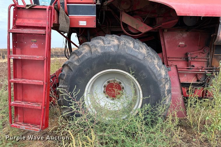 image for item OG9230 1987 Case 1680  combine