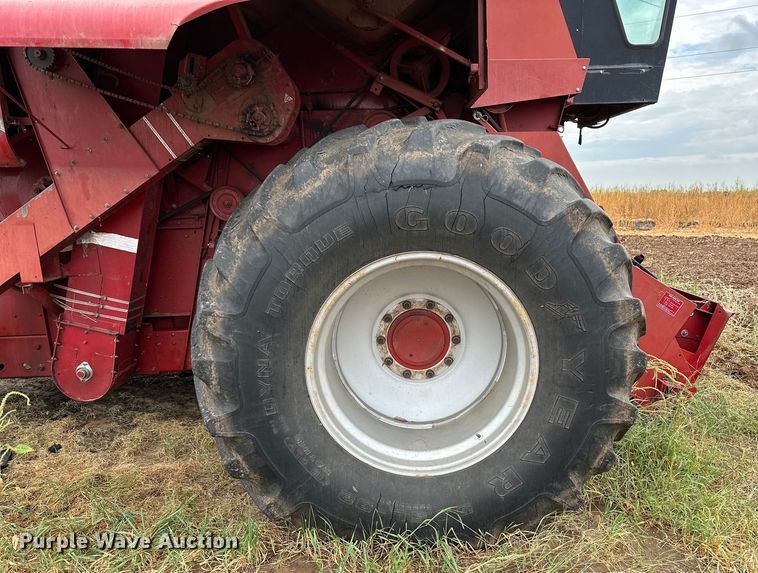 image for item OG9230 1987 Case 1680  combine