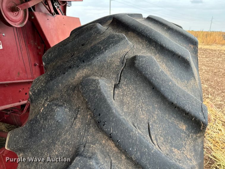 image for item OG9230 1987 Case 1680  combine