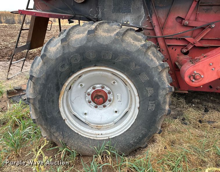 image for item OG9230 1987 Case 1680  combine