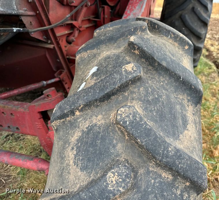 image for item OG9230 1987 Case 1680  combine