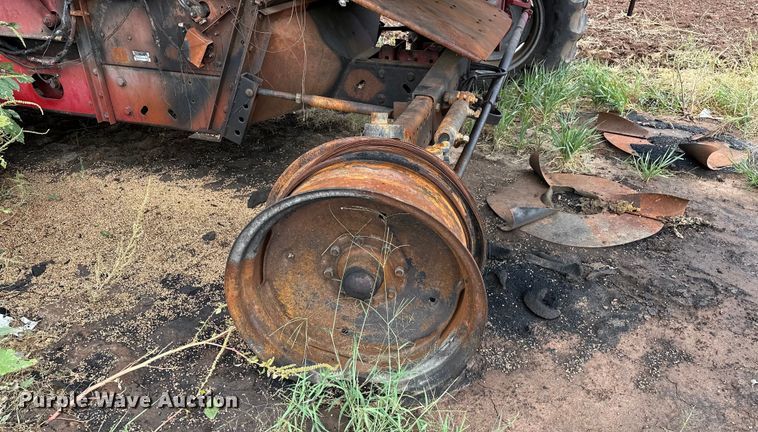 image for item OG9230 1987 Case 1680  combine