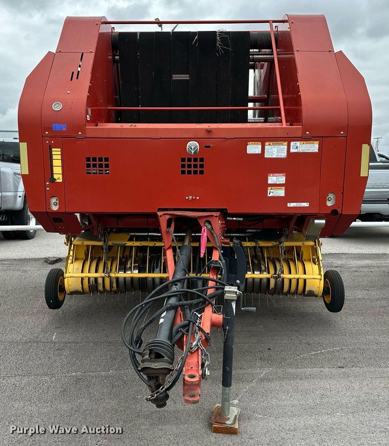 image for item OG9232 2013 New Holland  BR7090 round baler