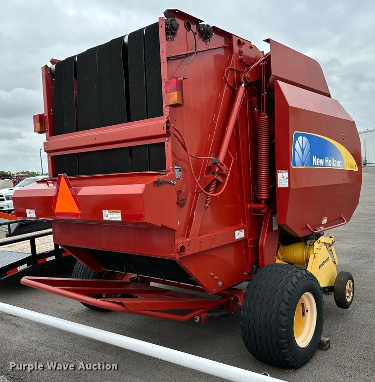 image for item OG9232 2013 New Holland  BR7090 round baler
