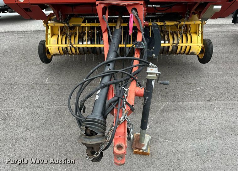 image for item OG9232 2013 New Holland  BR7090 round baler