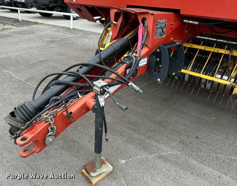 image for item OG9232 2013 New Holland  BR7090 round baler