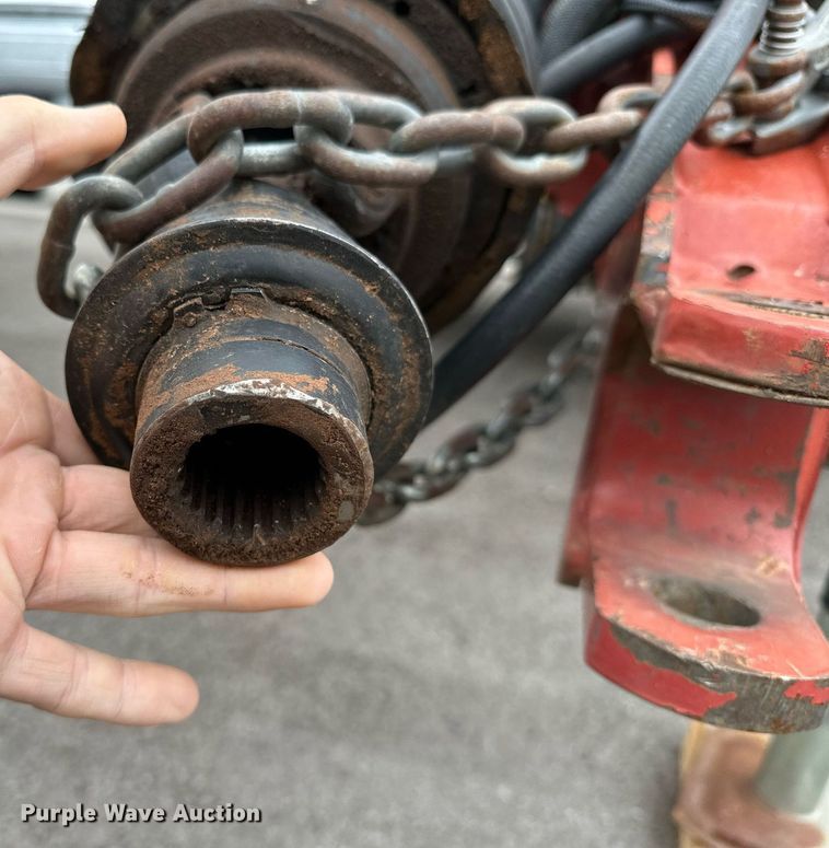 image for item OG9232 2013 New Holland  BR7090 round baler