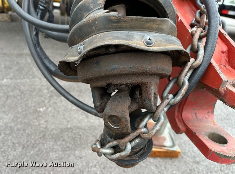 image for item OG9232 2013 New Holland  BR7090 round baler