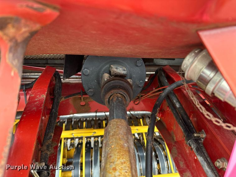 image for item OG9232 2013 New Holland  BR7090 round baler