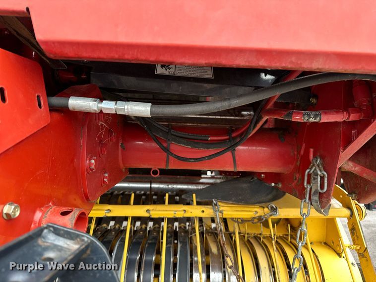 image for item OG9232 2013 New Holland  BR7090 round baler