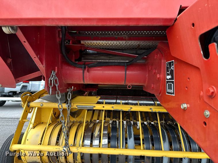 image for item OG9232 2013 New Holland  BR7090 round baler