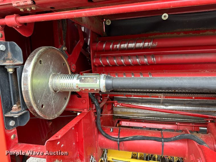 image for item OG9232 2013 New Holland  BR7090 round baler