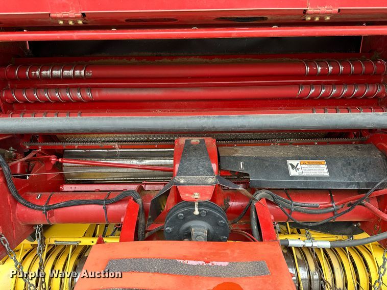 image for item OG9232 2013 New Holland  BR7090 round baler