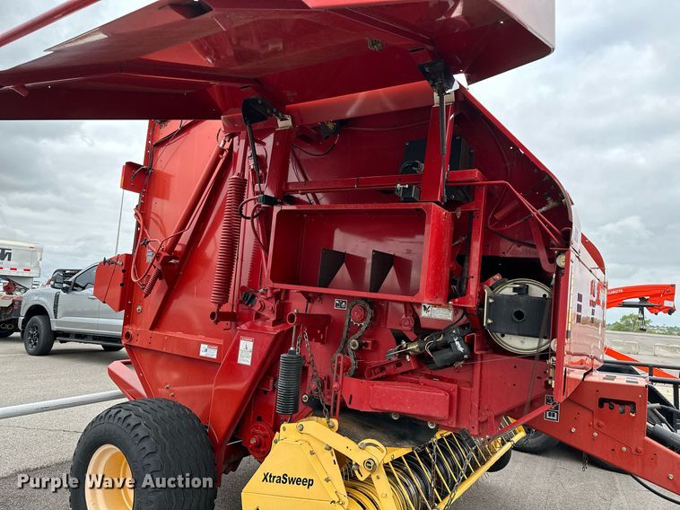 image for item OG9232 2013 New Holland  BR7090 round baler